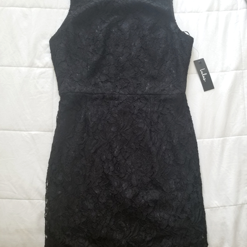 Lulus Mock neck backless lace dress